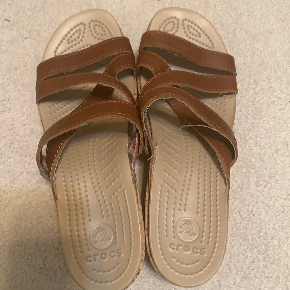 Crocs A-Leigh Brown Sandal. Size 9. Like new.